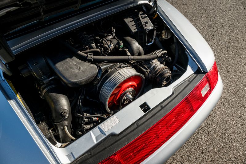 Porsche 911 (993) 3.6 Carrera 2 Coupe (Manual)