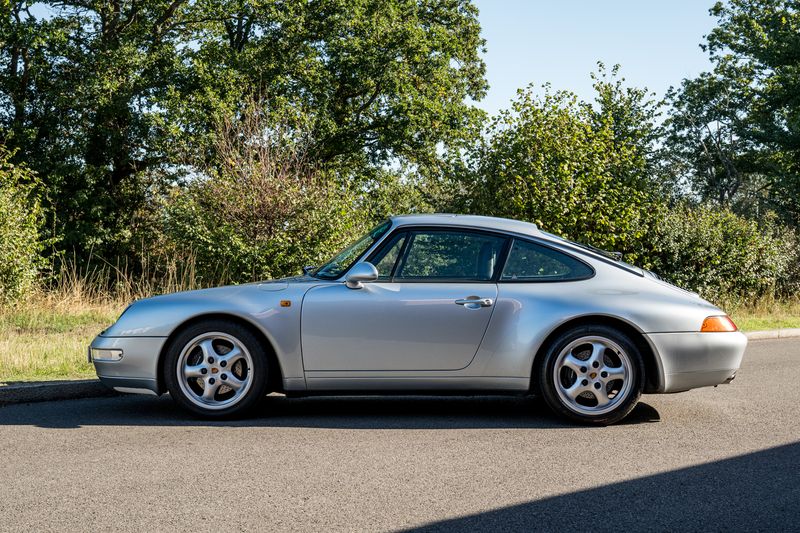 Porsche 911 (993) 3.6 Carrera 2 Coupe (Manual)