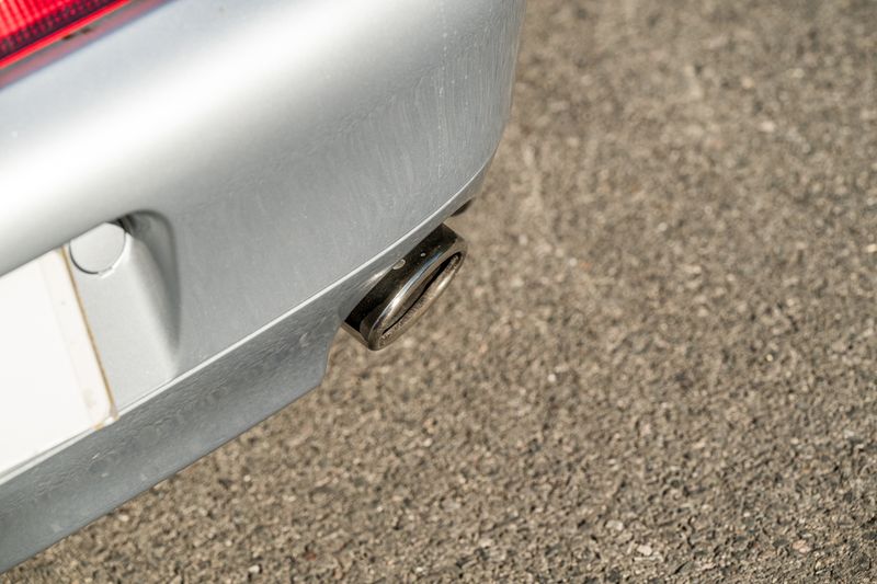 Porsche 911 (993) 3.6 Carrera 2 Coupe (Manual)