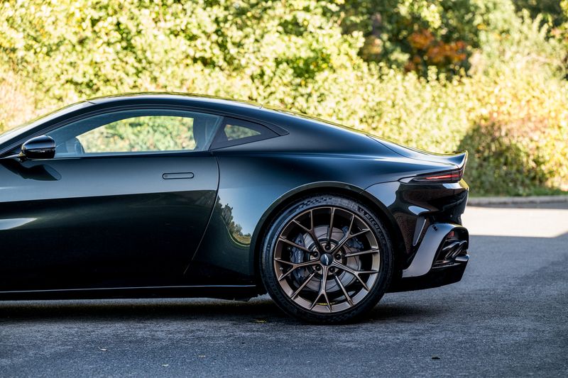 Aston Martin Vantage Coupe