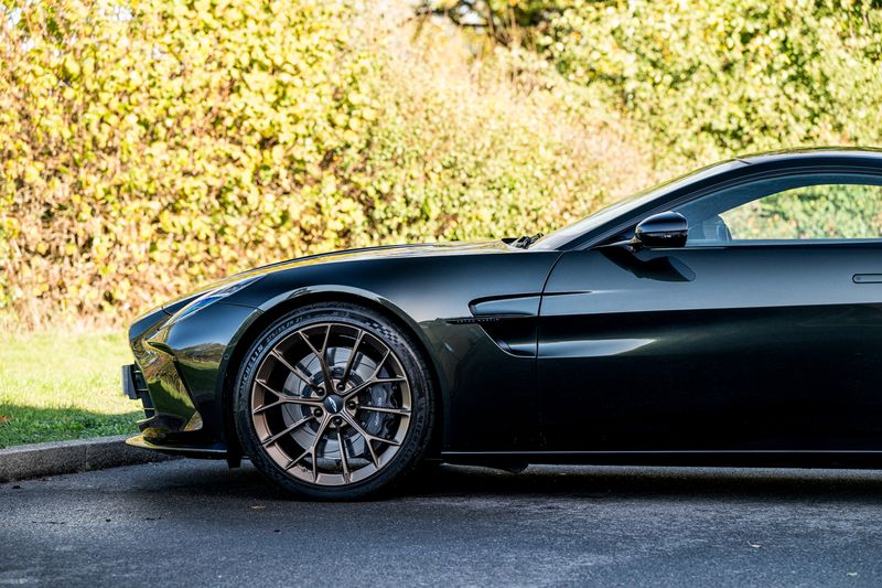 Aston Martin Vantage Coupe