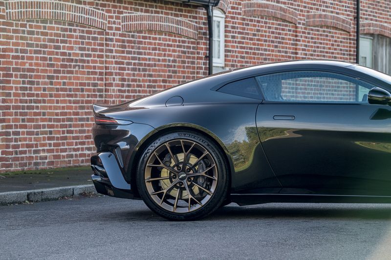Aston Martin Vantage Coupe