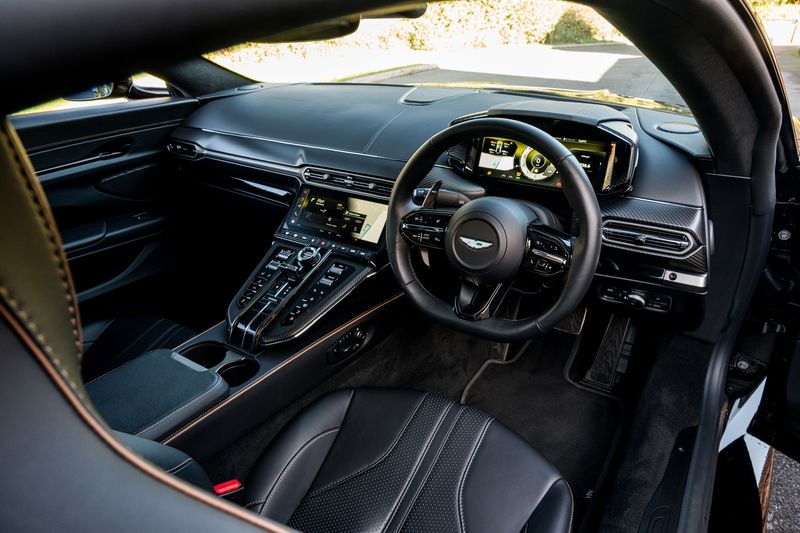 Aston Martin Vantage Coupe