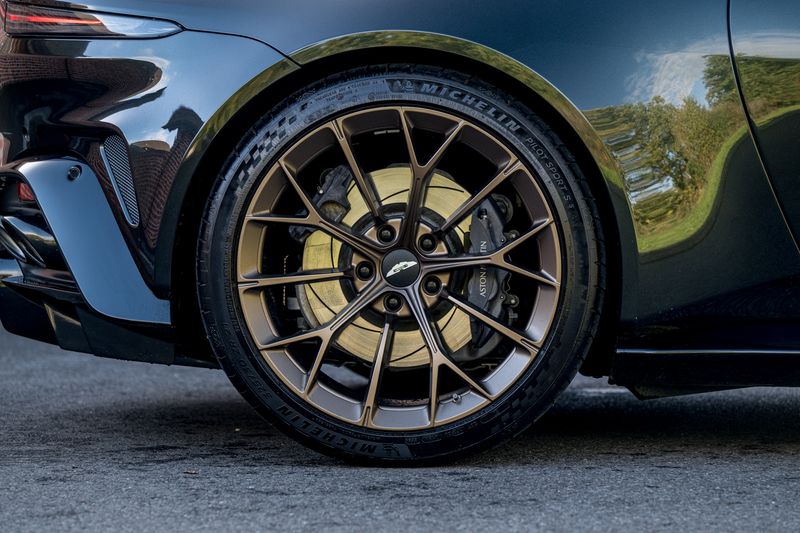 Aston Martin Vantage Coupe