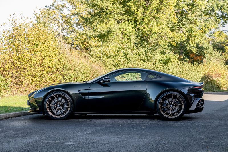 Aston Martin Vantage Coupe