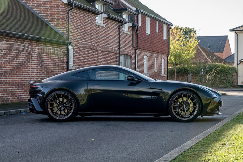 Aston Martin Vantage Coupe