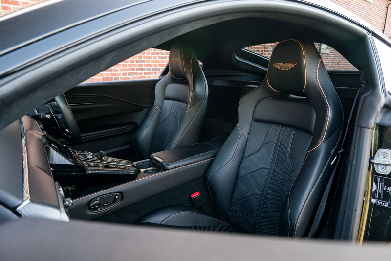 Aston Martin Vantage Coupe