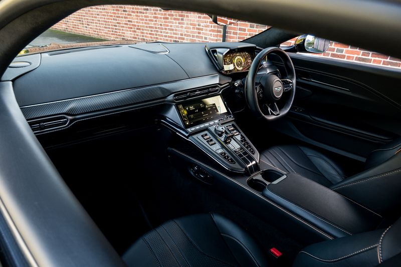 Aston Martin Vantage Coupe