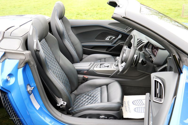 Audi R8 V10 Spyder