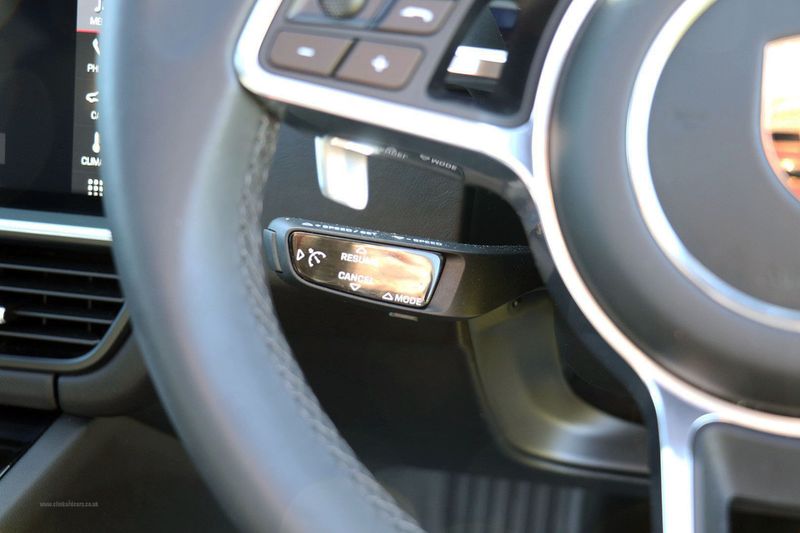 Porsche Cayenne V6 2.9 Auto