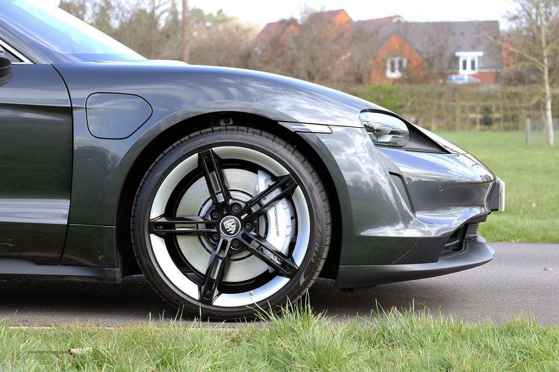 Porsche Taycan 4S VAT Qualifying