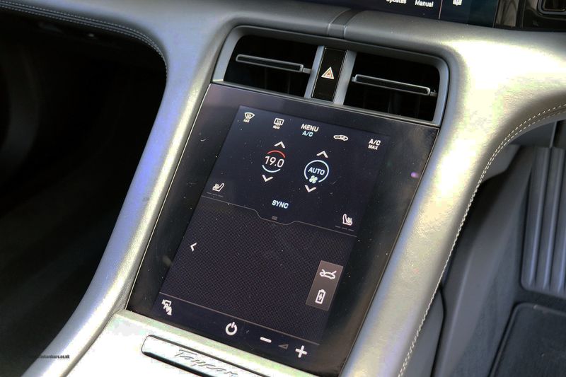 Porsche Taycan 4S VAT Qualifying