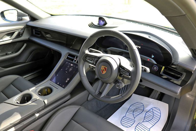 Porsche Taycan 4S VAT Qualifying