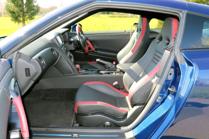 Nissan GT-R V6 Recaro Black Edition