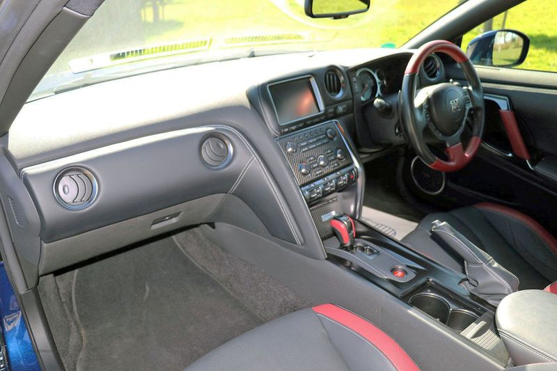 Nissan GT-R V6 Recaro Black Edition