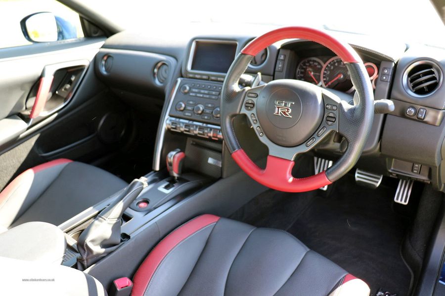 Nissan GT-R V6 Recaro Black Edition