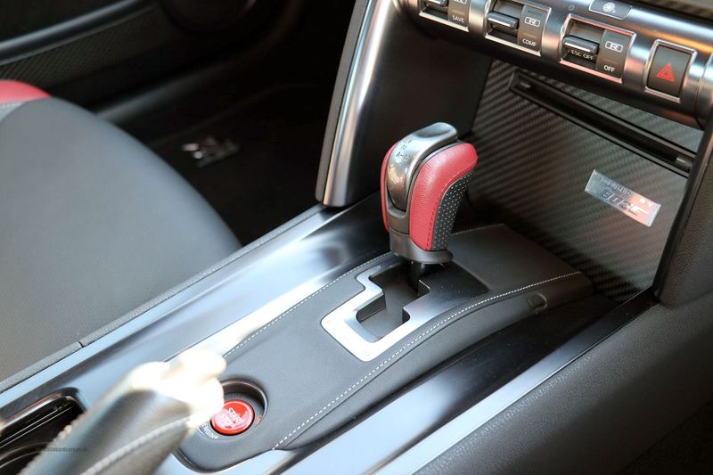 Nissan GT-R V6 Recaro Black Edition