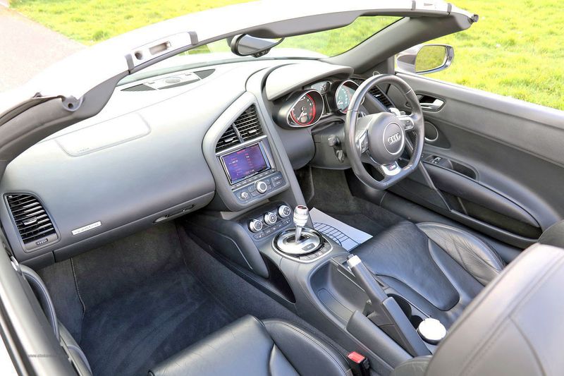 Audi R8 V10 Spyder STronic
