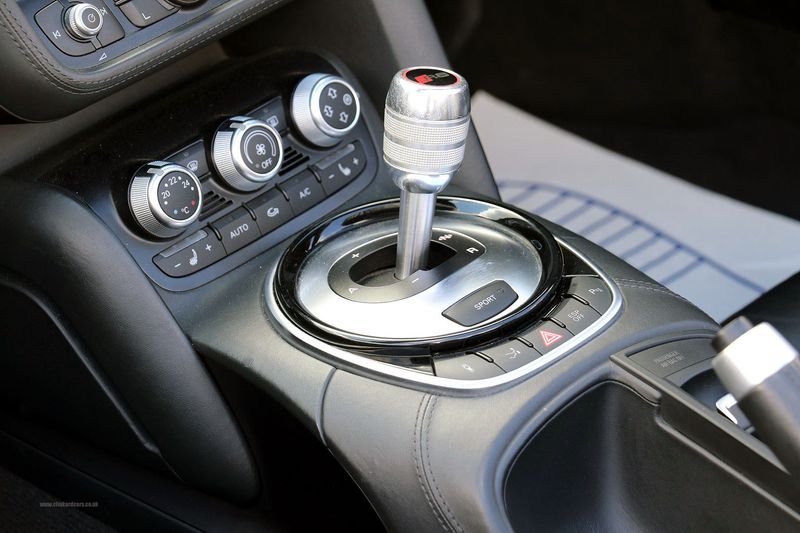 Audi R8 V10 Spyder STronic