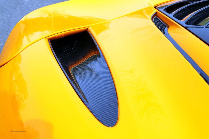 McLaren 720S Performance