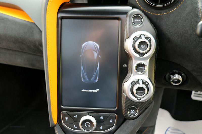 McLaren 720S Performance