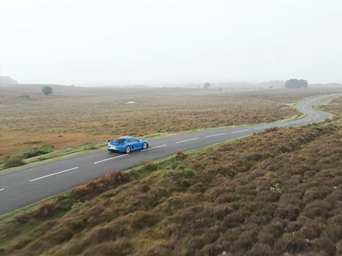 Porsche GT4 RS and Porsche 992 Sport Classic